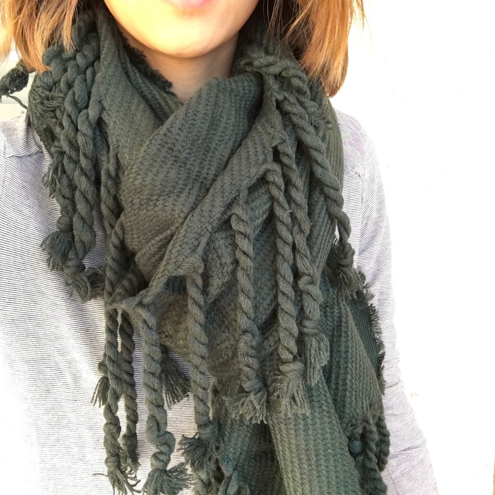 Oversized Chunky Tassel Scarf -Forrest Green